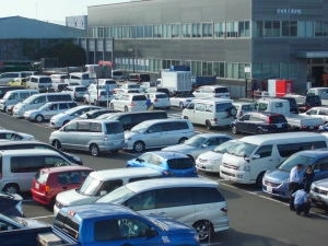 検査コース及び駐車場の状況